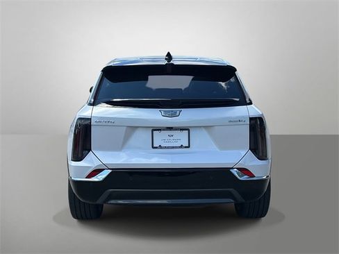 Used 2025 Cadillac Optiq Luxury 2 image 15