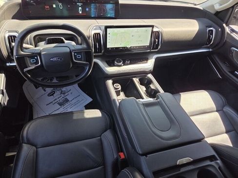 Used 2025 Ford Expedition Platinum AWD/4WD image 11