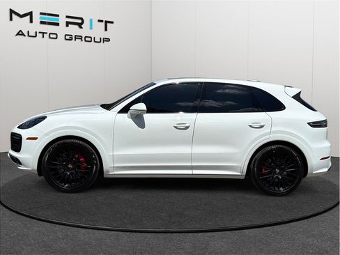 Used 2021 Porsche Cayenne GTS w/ Premium Package image 5