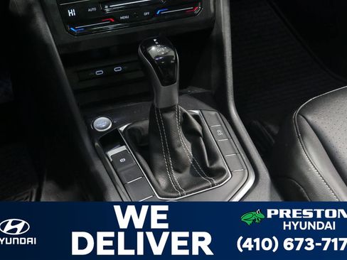 Used 2022 Volkswagen Tiguan SE w/ Panoramic Sunroof Package image 24