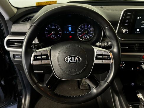 Used 2020 Kia Telluride LX FWD image 9