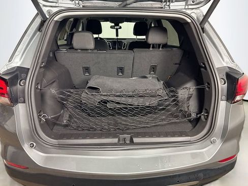 Used 2024 Chevrolet Equinox LT FWD image 32