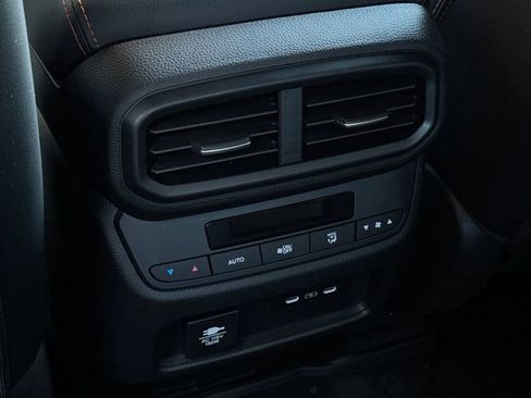 Used 2025 Honda Pilot TrailSport image 14