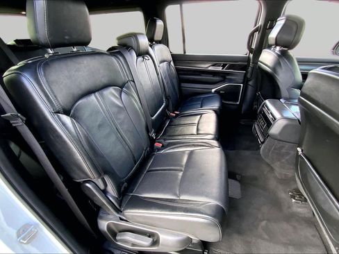 Used 2024 Jeep Wagoneer Series II w/ Flexible Seating Group RWD image 19