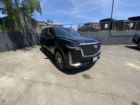 Used 2021 Cadillac Escalade ESV Premium Luxury w/ LPO, Illumination Package AWD/4WD image 8