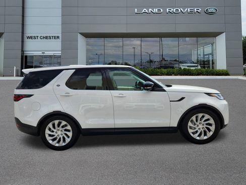 Used 2025 Land Rover Discovery S image 4