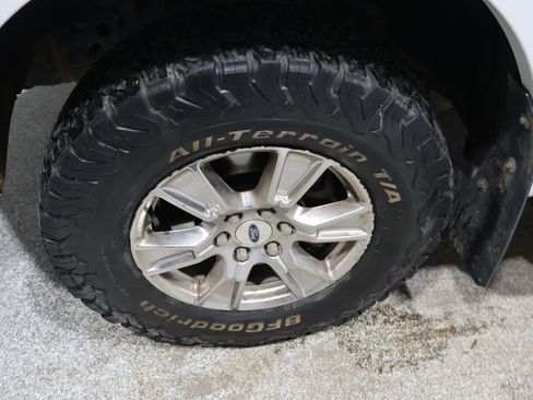 Used 2016 Ford F150 Lariat w/ Equipment Group 502A Luxury image 10