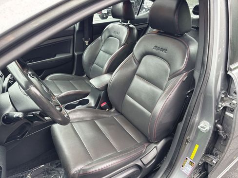 Used 2017 Hyundai Elantra Sport w/ Sport Premium Package 06 FWD image 10