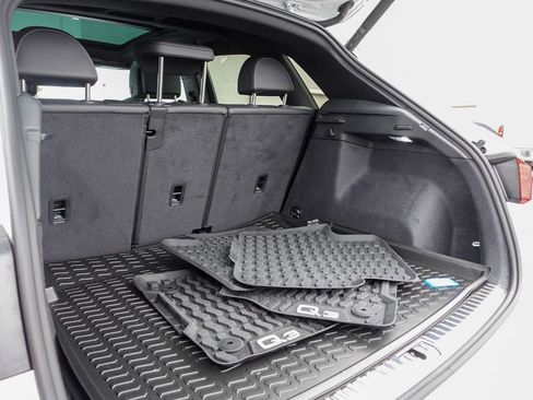 Used 2025 Audi Q3 2.0T Premium w/ Black Optic Sport Package image 29