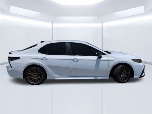 Used 2024 Toyota Camry SE FWD image 4