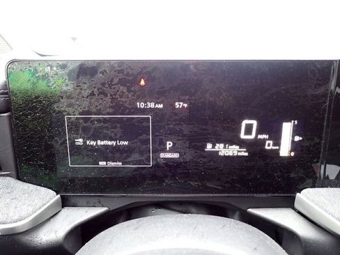 Used 2025 Nissan Kicks SV AWD/4WD image 15