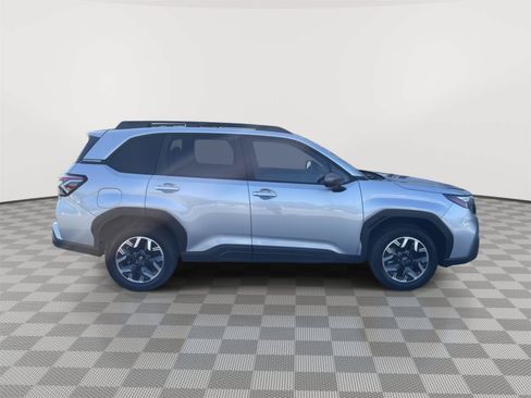 Used 2025 Subaru Forester Premium AWD/4WD image 16