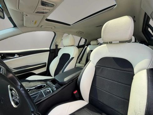 Used 2019 Kia Stinger w/ Sun & Sound Package AWD/4WD image 10