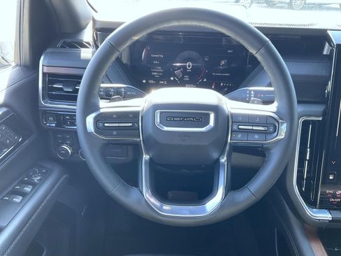 Used 2025 GMC Yukon XL Denali AWD/4WD image 11