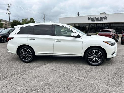 Used 2017 INFINITI QX60 FWD w/ Premium Plus Package image 2