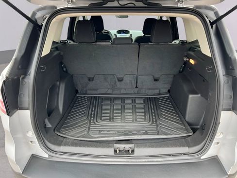 Used 2018 Ford Escape SE image 13