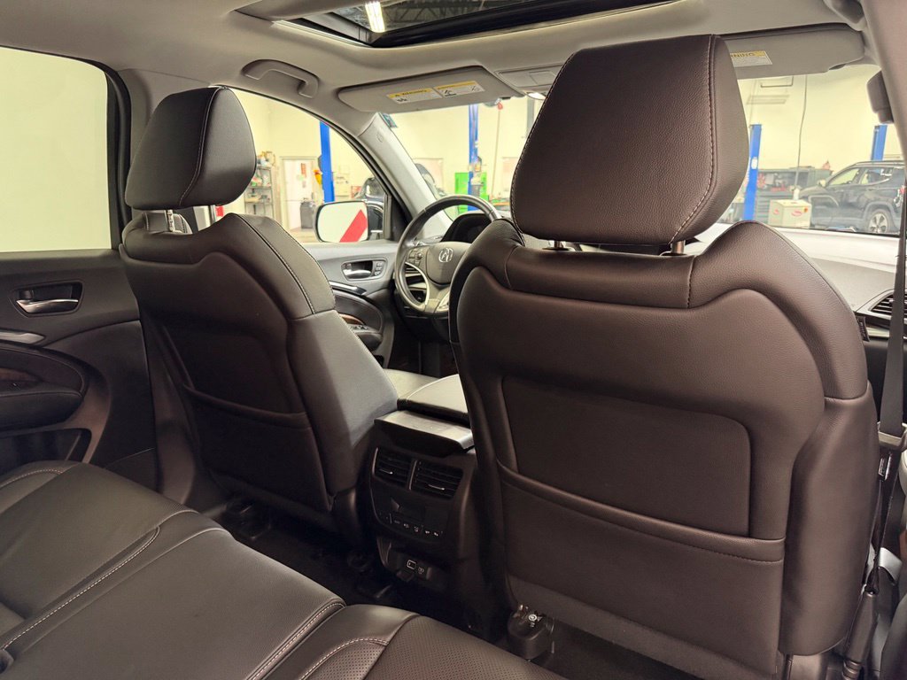 Used 2020 Acura MDX w/ Technology Package AWD/4WD image 13