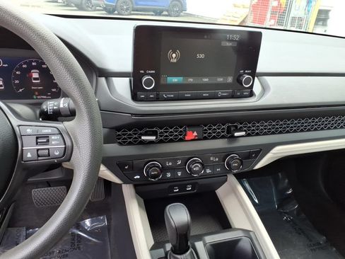 Used 2023 Honda Accord EX image 8