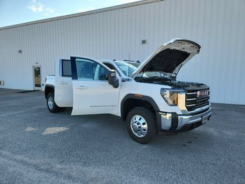 Used 2025 GMC Sierra 3500 SLE w/ SLE Value Package AWD/4WD image 10