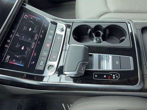 Used 2022 Audi Q7 3.0T Premium image 34