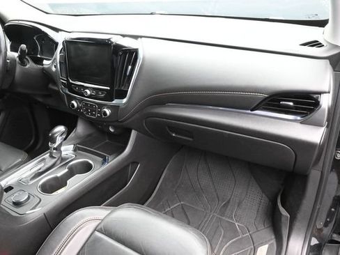 Used 2021 Chevrolet Traverse LT w/ LPO, Floor Liner Package FWD image 35