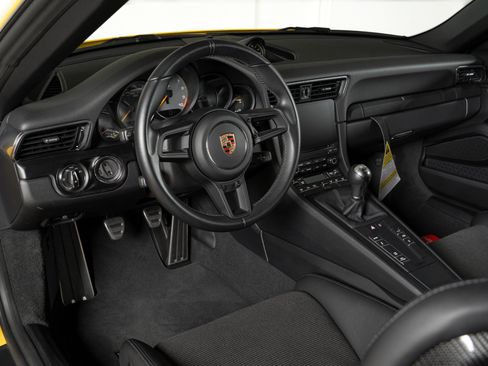 Used 2019 Porsche 911 GT3 RWD image 16