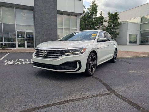 Used 2020 Volkswagen Passat 2.0T R-Line FWD image 9
