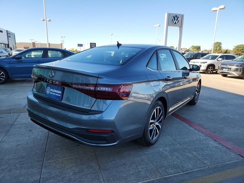 New 2026 Volkswagen Jetta SE image 7