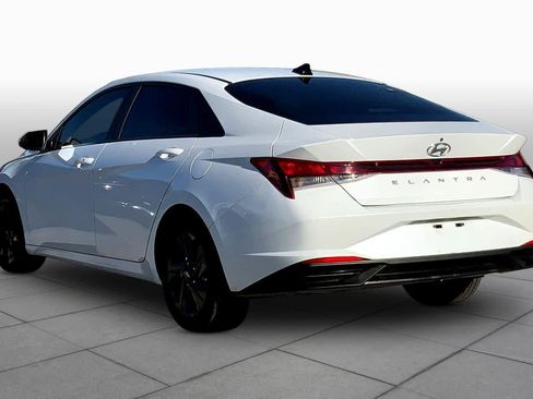 Used 2022 Hyundai Elantra SEL w/ Cargo Package FWD image 11