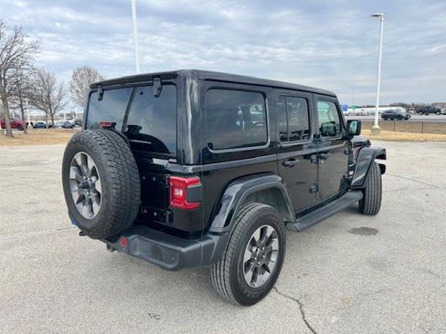 Used 2020 Jeep Wrangler Unlimited Sahara image 9