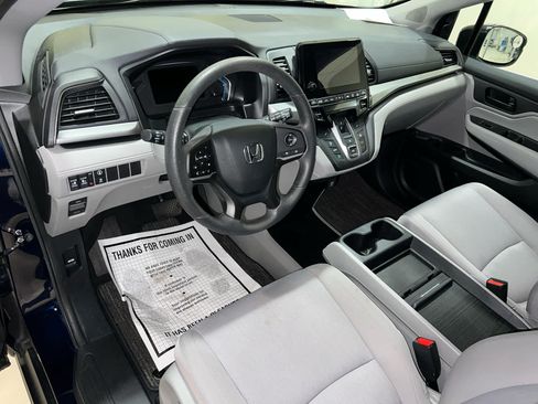 Used 2024 Honda Odyssey EX image 9