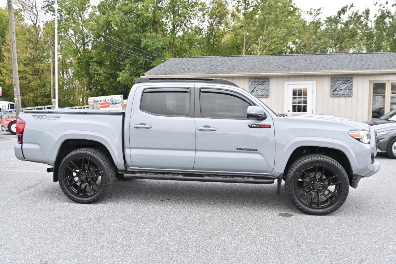 Used 2018 Toyota Tacoma TRD Sport w/ Technology Package AWD/4WD image 15