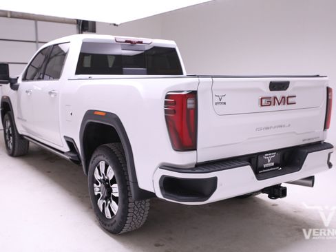 Used 2024 GMC Sierra 2500 Denali w/ Denali Reserve Package image 3