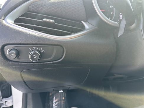 Used 2022 Chevrolet Malibu LT image 30