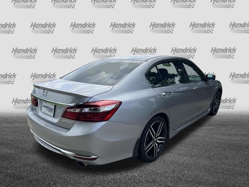 Used 2017 Honda Accord Sport image 11