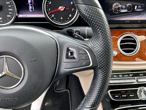 Used 2018 Mercedes-Benz E 300 image 22