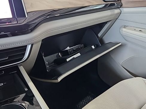 New 2026 Volkswagen Atlas SE FWD image 33