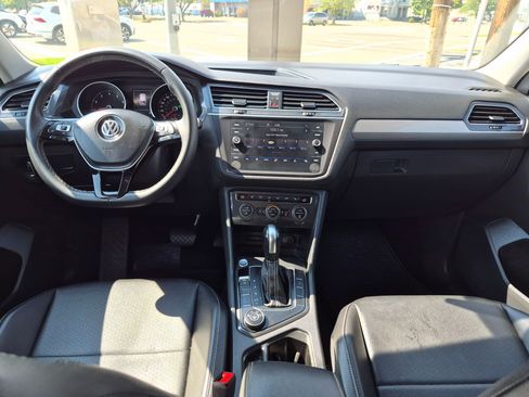 Used 2021 Volkswagen Tiguan SE AWD/4WD image 26