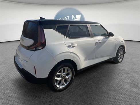 New 2025 Kia Soul S image 3