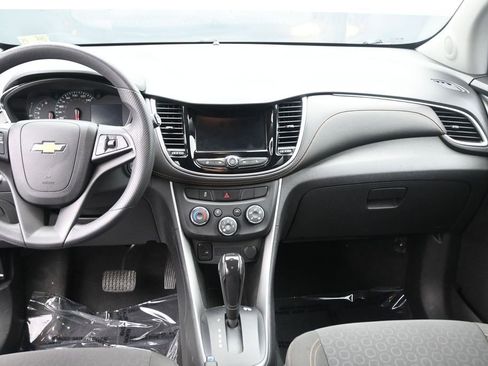 Used 2022 Chevrolet Trax LS w/ Tint and Cruise Package AWD/4WD image 15
