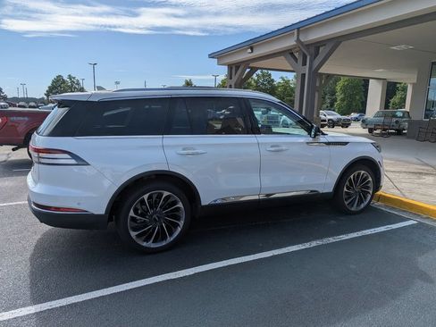 Used 2020 Lincoln Aviator Reserve w/ Equipment Group 202A AWD/4WD image 3