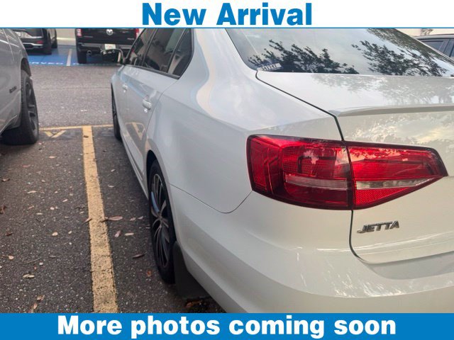 Used 2015 Volkswagen Jetta Sport FWD image 1