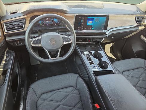Used 2024 Volkswagen Atlas SE w/ Black Wheel Package AWD/4WD image 6
