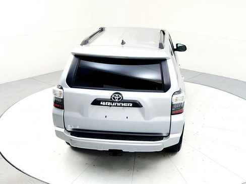 Certified 2024 Toyota 4Runner TRD Off-Road Premium image 17