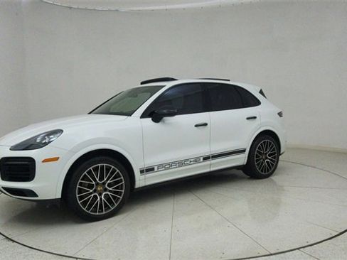 Used 2021 Porsche Cayenne Base image 65