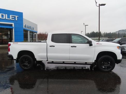 Used 2025 Chevrolet Silverado 1500 LT Trail Boss w/ Convenience Package II image 10