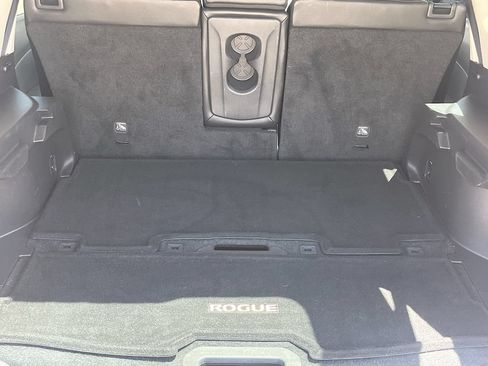 Used 2017 Nissan Rogue SL w/ SL Premium Package FWD image 26