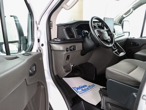 Used 2023 Ford Transit 350 XLT image 3