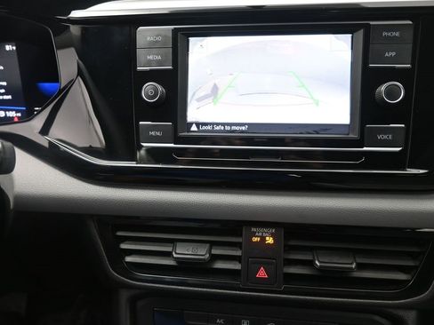 Used 2022 Volkswagen Taos S image 12