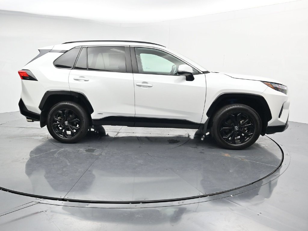 Used 2024 Toyota RAV4 SE AWD/4WD image 9